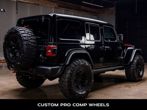 Used 2025 Jeep Wrangler Unlimited Rubicon AWD/4WD image 9