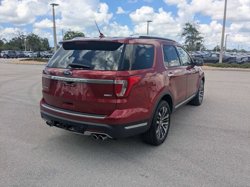 Used 2018 Ford Explorer Platinum AWD/4WD image 4