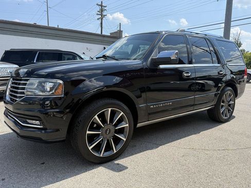 Used 2016 Lincoln Navigator Reserve AWD/4WD image 2