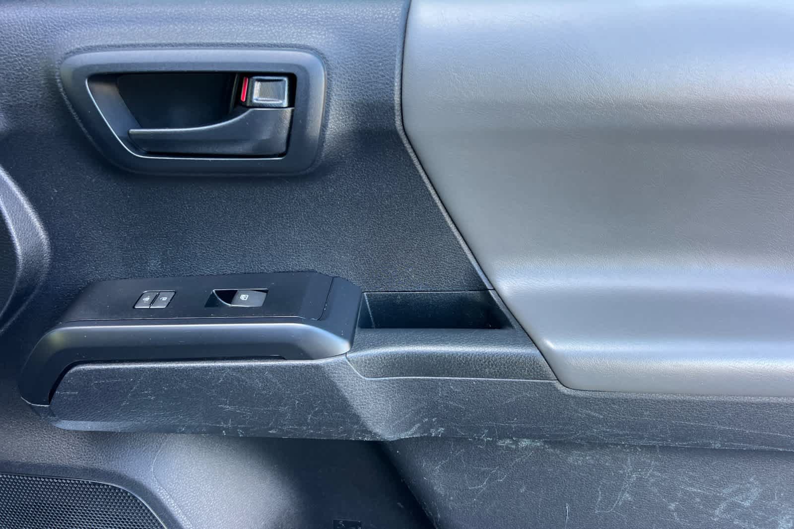 Used 2020 Toyota Tacoma SR RWD image 18