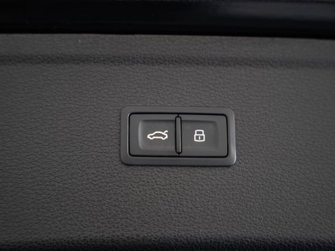 Used 2023 Audi Q5 2.0T Premium w/ Convenience Package AWD/4WD image 10