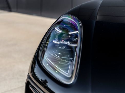 Certified 2026 Porsche Macan AWD/4WD image 19