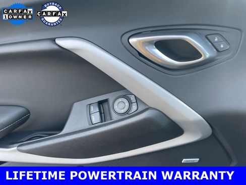 Used 2021 Chevrolet Camaro LT w/ Technology Package image 12