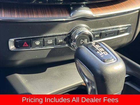 Used 2021 Volvo XC60 T5 Momentum w/ Protection Package Premier FWD image 22