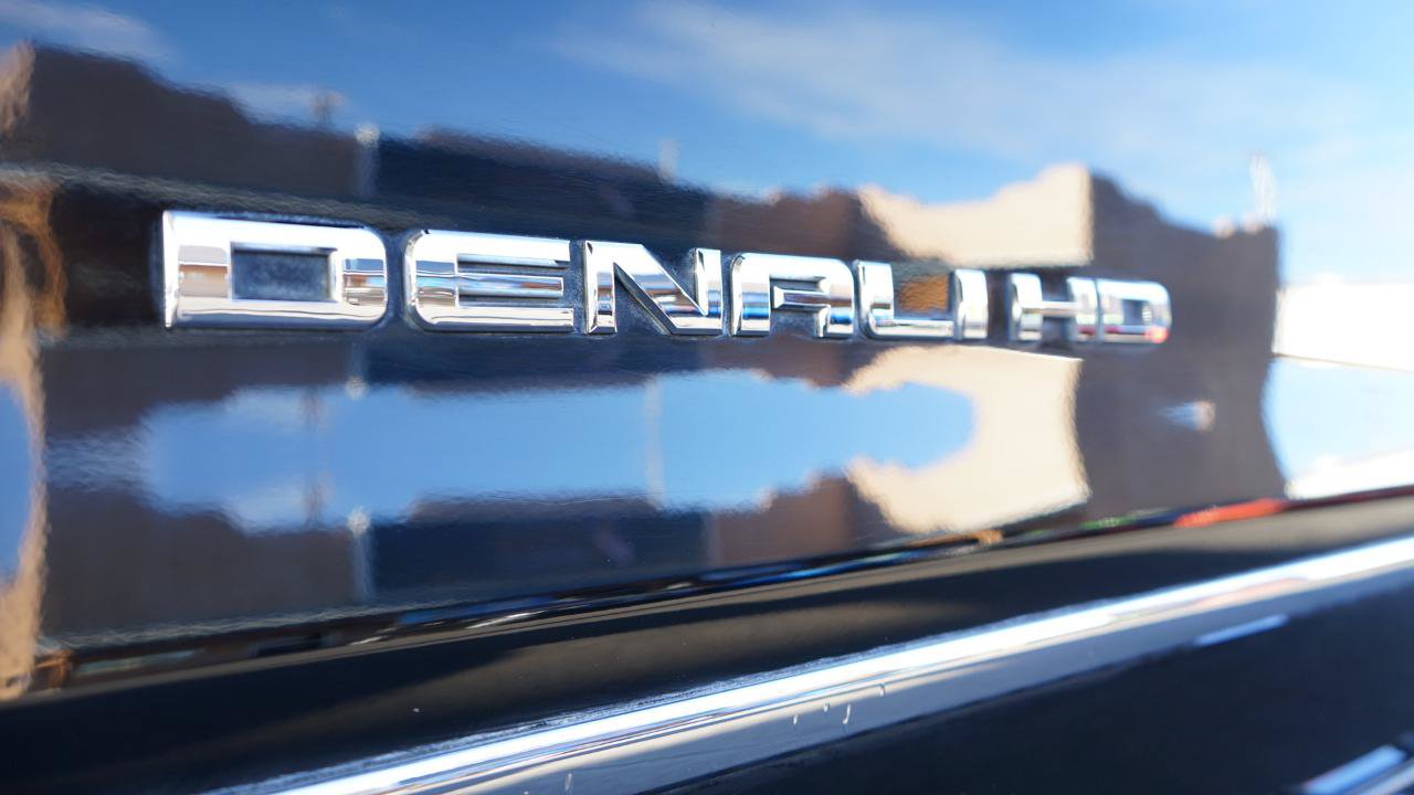 Used 2019 GMC Sierra 2500 Denali w/ Duramax Plus Package AWD/4WD image 29
