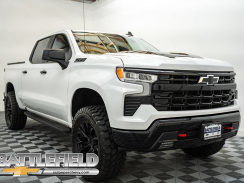 Used 2024 Chevrolet Silverado 1500 LT Trail Boss w/ Convenience Package II AWD/4WD image 1
