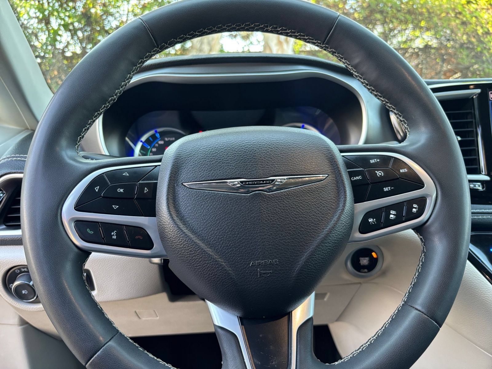 Used 2023 Chrysler Pacifica Touring-L FWD image 29