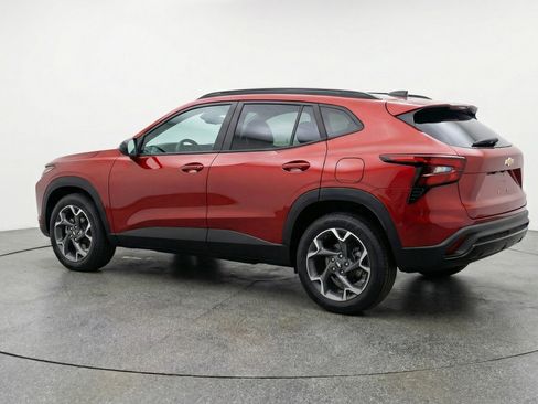 Used 2025 Chevrolet Trax LT FWD image 6