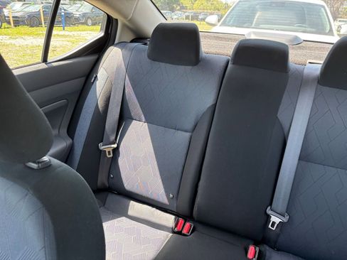 Used 2025 Nissan Versa SV image 39