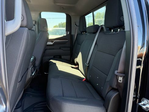 New 2025 GMC Sierra 1500 Elevation image 16