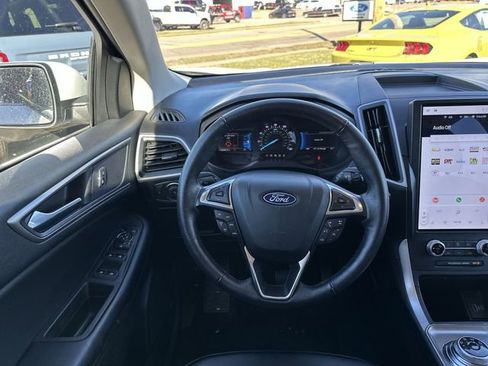 Used 2022 Ford Edge SEL image 13