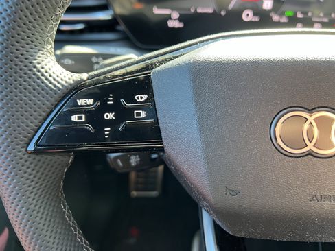 Certified 2025 Audi SQ5 Prestige image 19