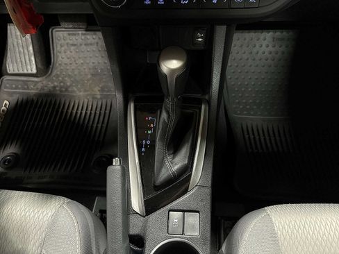 Used 2015 Toyota Corolla LE FWD image 28