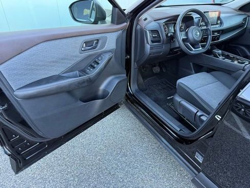 Used 2021 Nissan Rogue S image 15