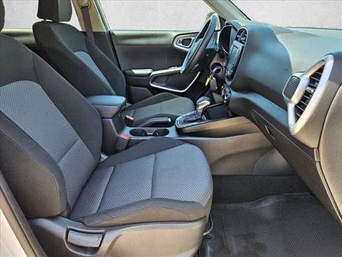 Used 2020 Kia Soul LX FWD image 19