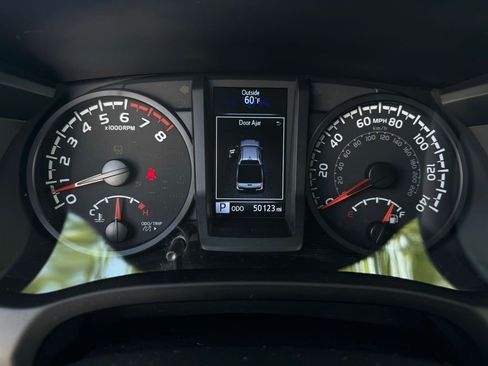Used 2022 Toyota Tacoma SR AWD/4WD image 25