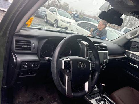 Used 2022 Toyota 4Runner Limited image 19