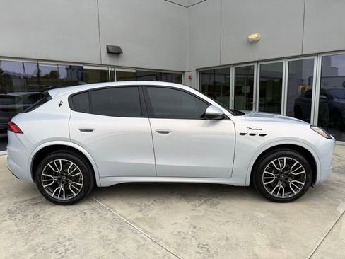 Certified 2023 Maserati Grecale Modena AWD/4WD image 3