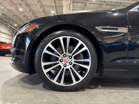 Used 2016 Jaguar XF Prestige image 19