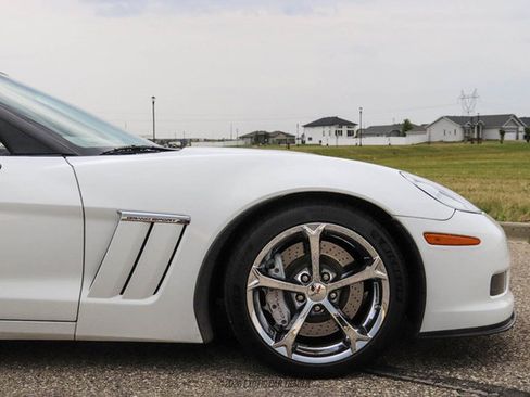 Used 2011 Chevrolet Corvette Grand Sport w/ Preferred Equipment Group RWD image 11