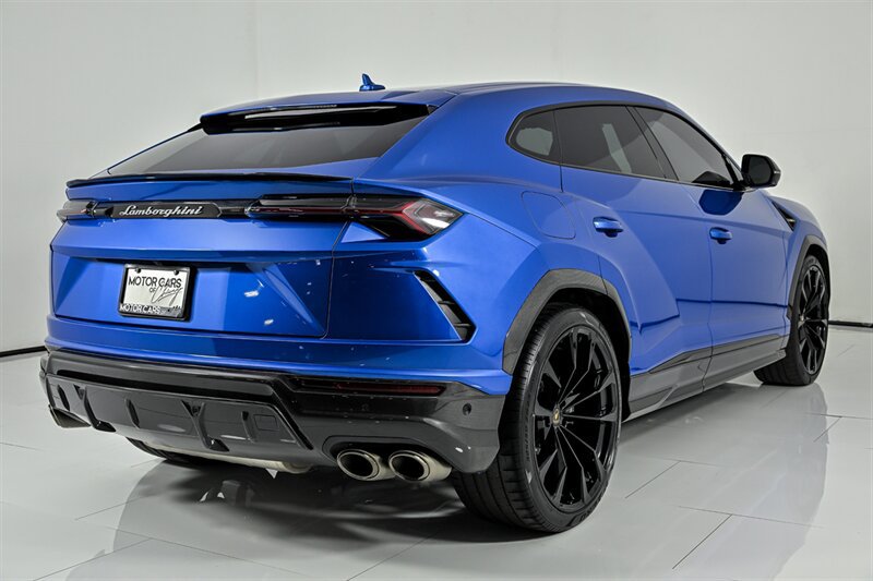 Used 2022 Lamborghini Urus AWD/4WD image 21