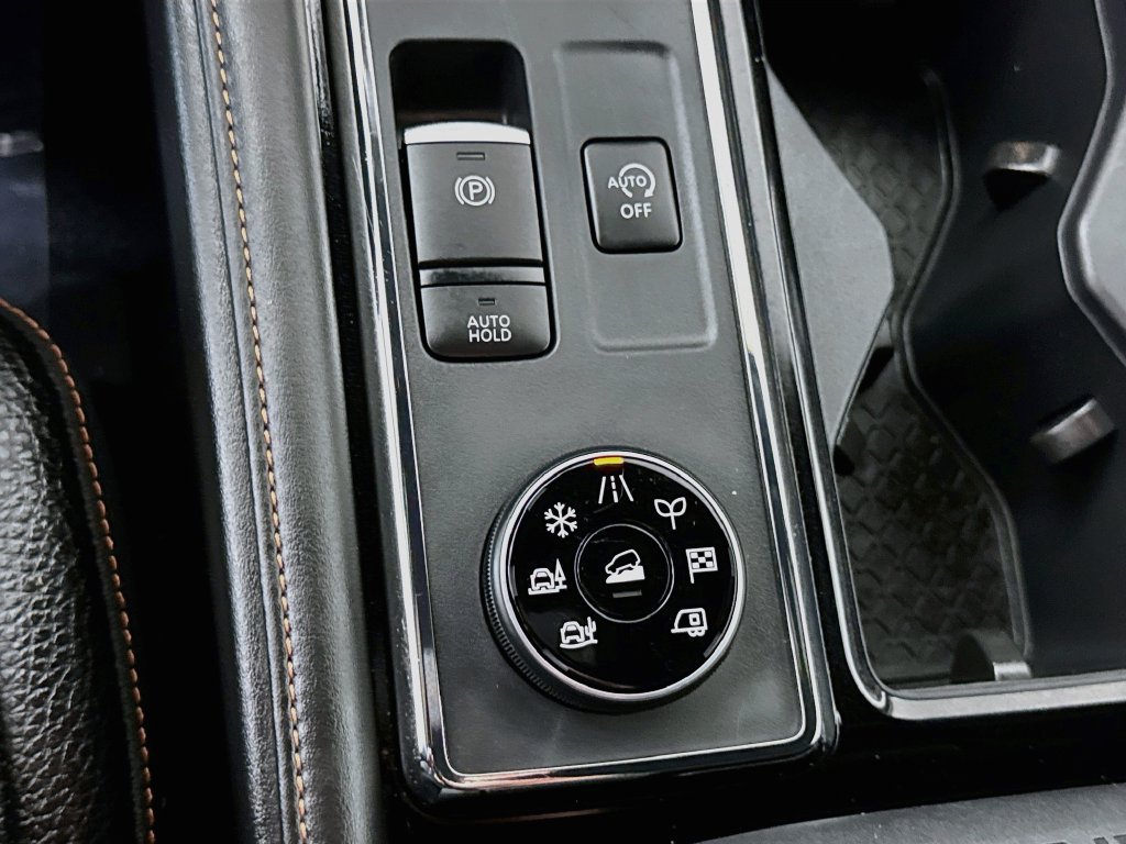 Used 2025 Nissan Pathfinder Rock Creek AWD/4WD image 11