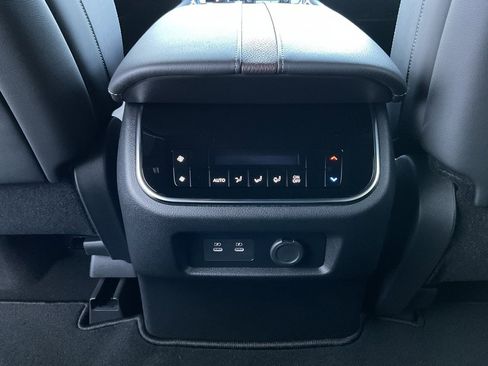 New 2026 Nissan Armada SL image 23