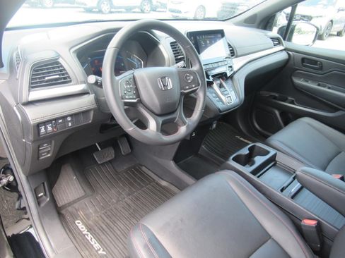Used 2024 Honda Odyssey Sport image 18