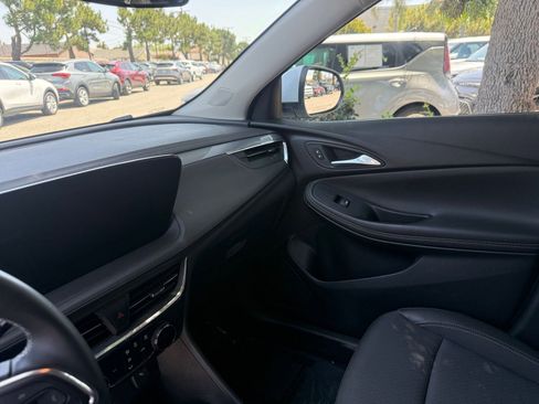Used 2025 Buick Encore GX Preferred image 24