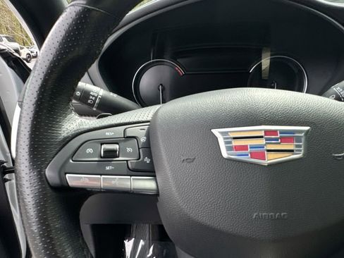 Used 2022 Cadillac XT4 Sport w/ Comfort Package FWD image 17