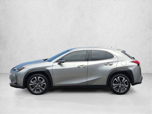 Used 2019 Lexus UX 200 w/ Accessory Package FWD image 9
