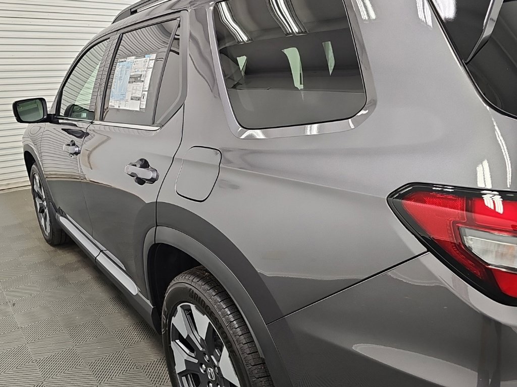 New 2026 Honda Pilot Touring image 6