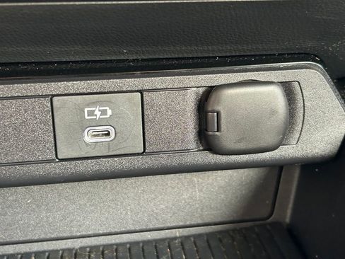 Used 2023 Toyota Prius XLE FWD image 26