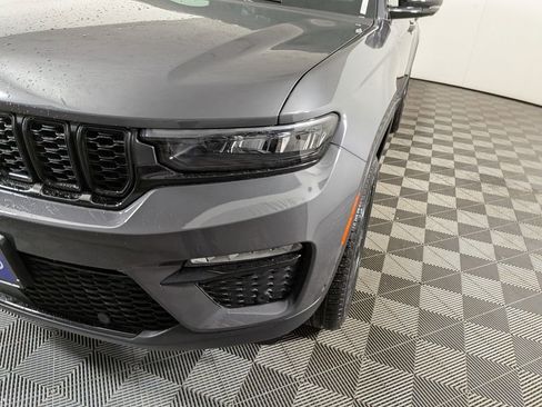 New 2025 Jeep Grand Cherokee Limited w/ Luxury Tech Group II image 12