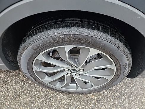 Used 2021 Lincoln Nautilus Reserve w/ Equipment Group 201A image 11