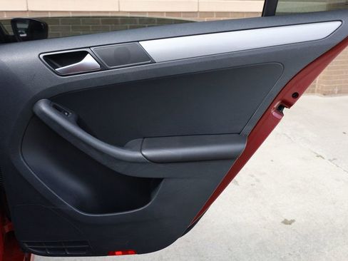 Used 2017 Volkswagen Jetta S image 21