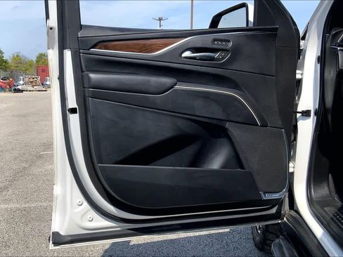 Used 2021 Cadillac Escalade Sport Platinum AWD/4WD image 21