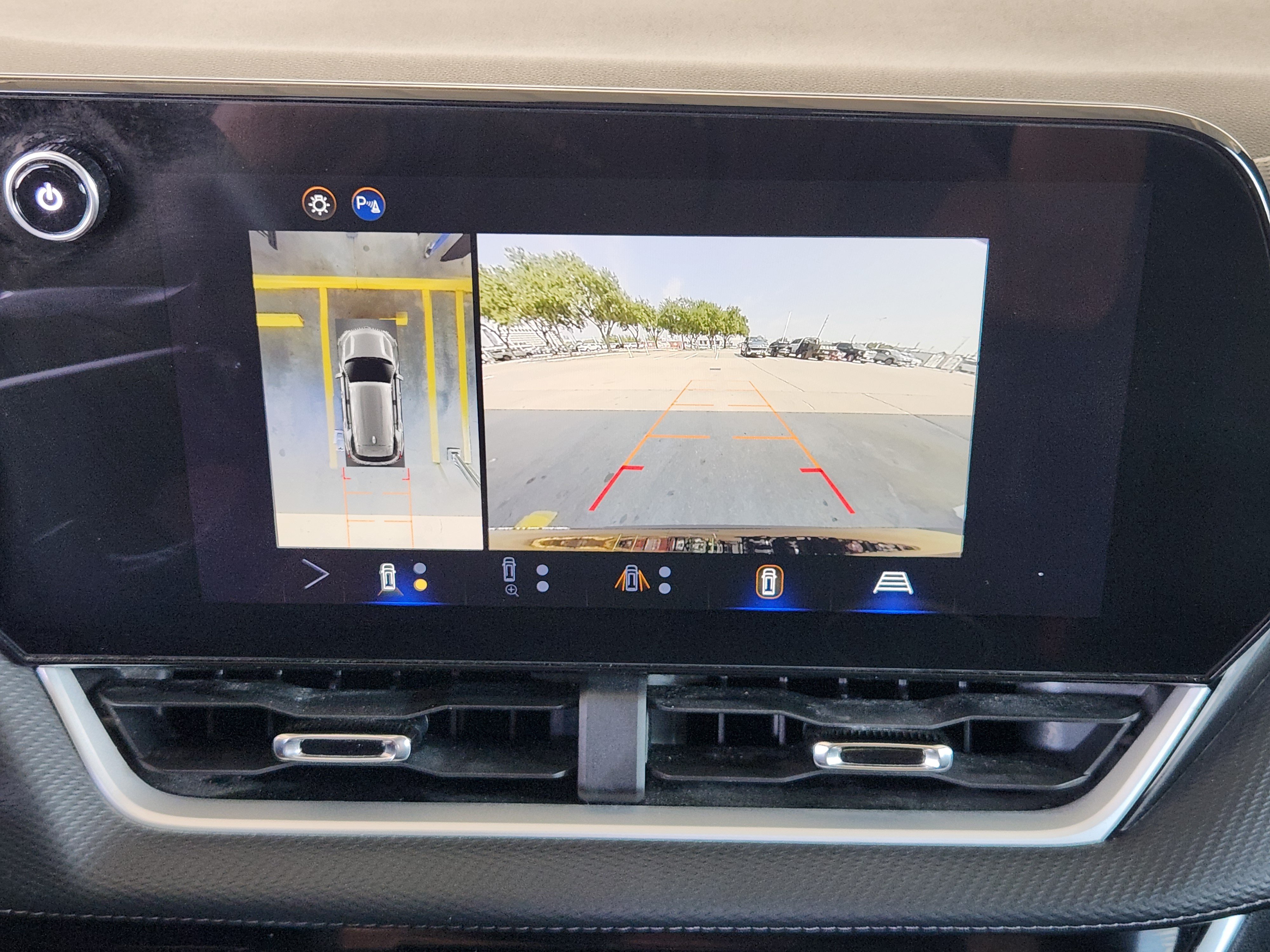 Used 2025 Chevrolet Equinox LT w/ Convenience Package II FWD image 18