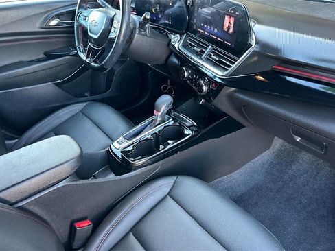 Used 2025 Chevrolet Trax RS w/ Driver Confidence Package image 12