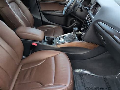 Used 2017 Audi Q5 2.0T Premium Plus w/ Technology Package image 24