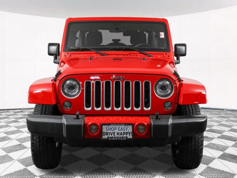 Used 2017 Jeep Wrangler Unlimited Sahara w/ Connectivity Group AWD/4WD image 10