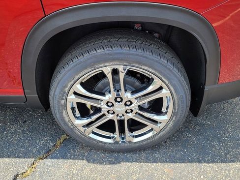 New 2025 Chevrolet Traverse LT w/ Driver Confidence Package image 8