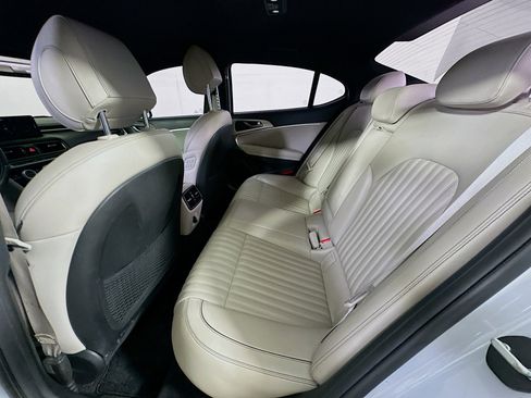 Used 2022 Genesis G70 3.3T RWD image 27