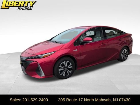 Used 2017 Toyota Prius Prime Premium image 1