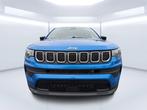 Used 2023 Jeep Compass Sport image 8