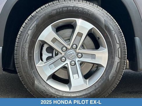 Certified 2025 Honda Pilot EX-L image 30