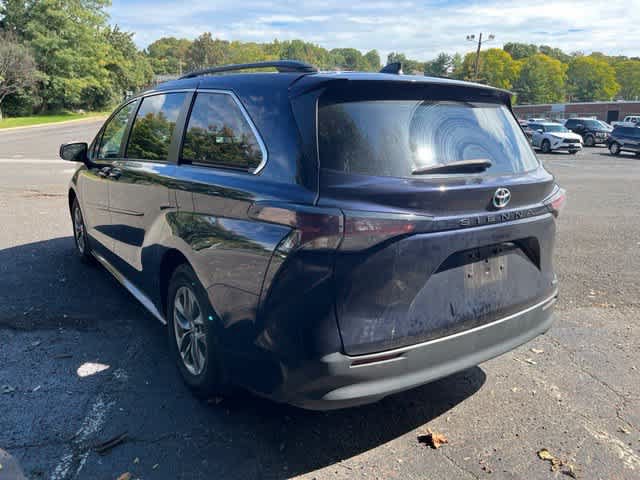 Used 2023 Toyota Sienna LE FWD image 6