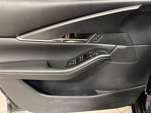 Certified 2025 MAZDA CX-30 AWD 2.5 S w/ Preferred Package image 18