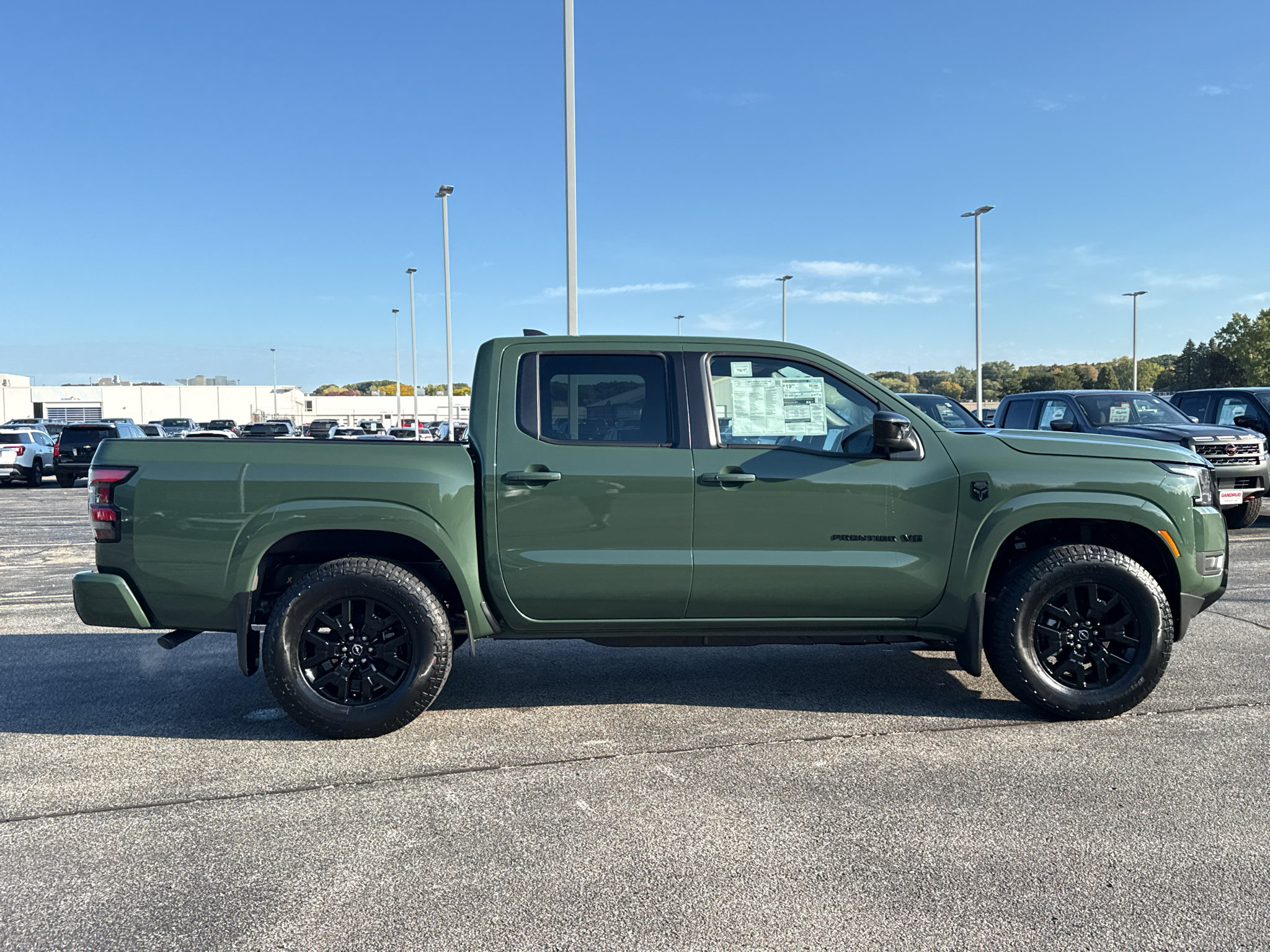 New 2027 Nissan Frontier SV w/ SV Convenience Package AWD/4WD image 16