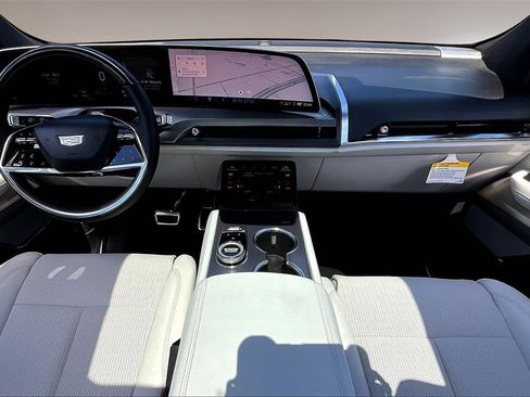 New 2026 Cadillac Vistiq Luxury image 5
